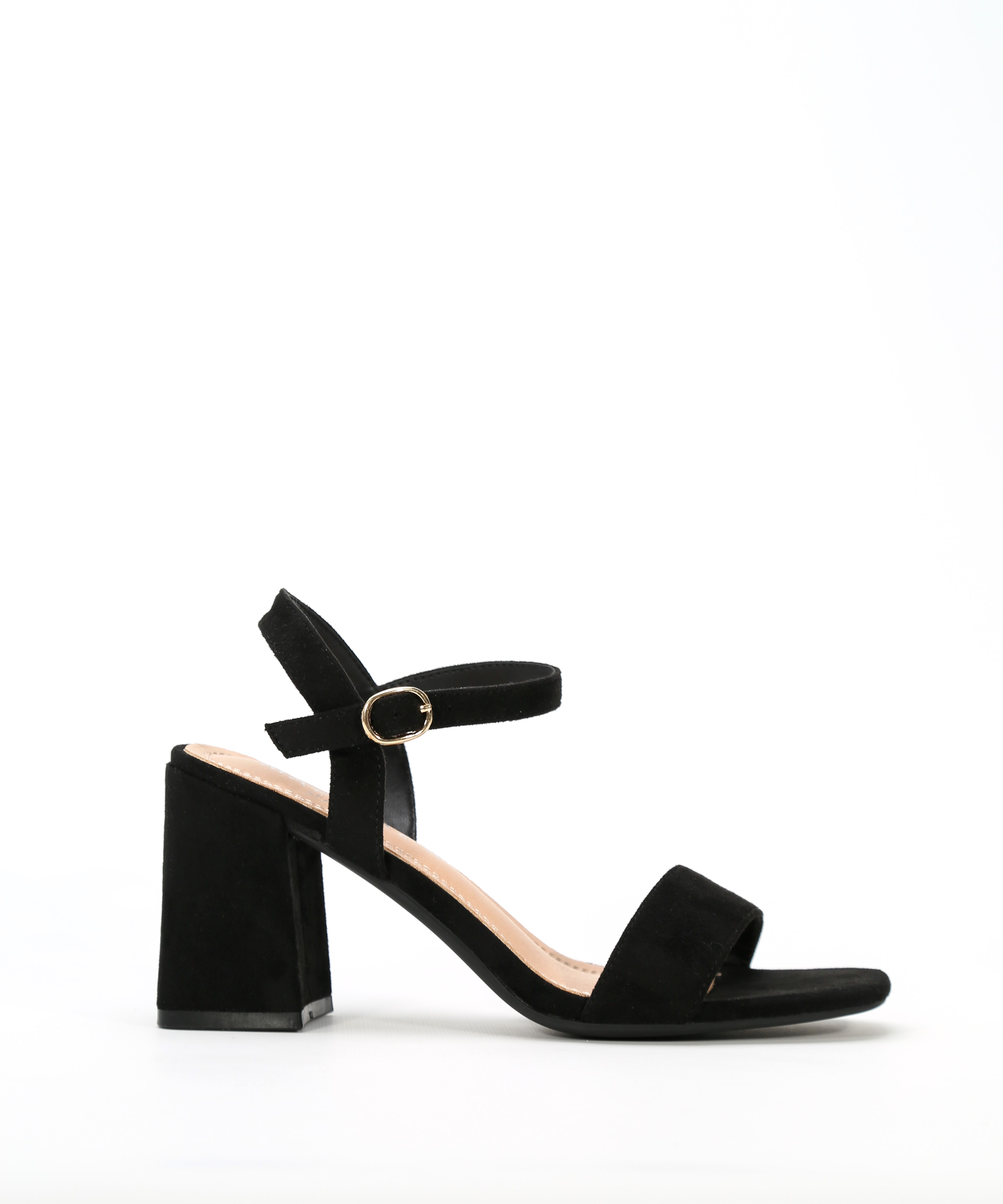 Sand&aacute;lia com salto baixo